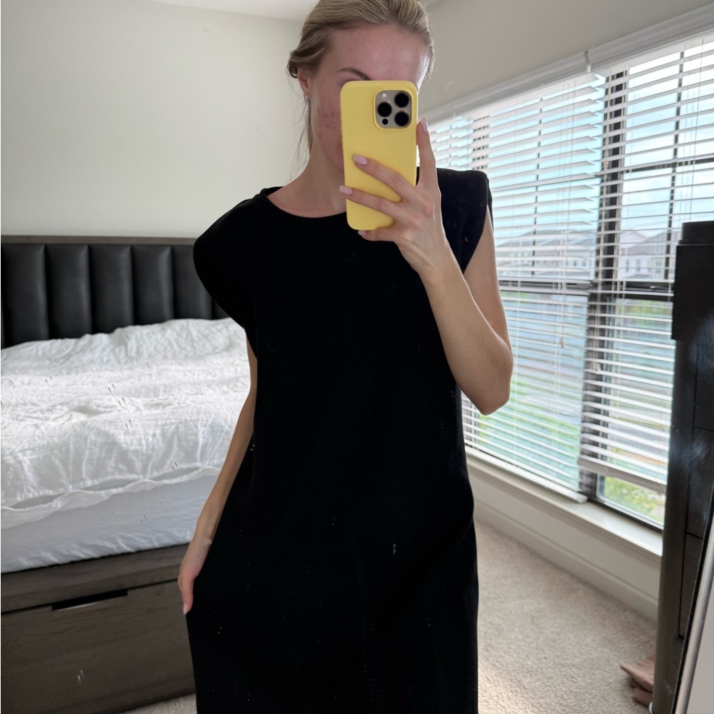Black Sleeveless Dress